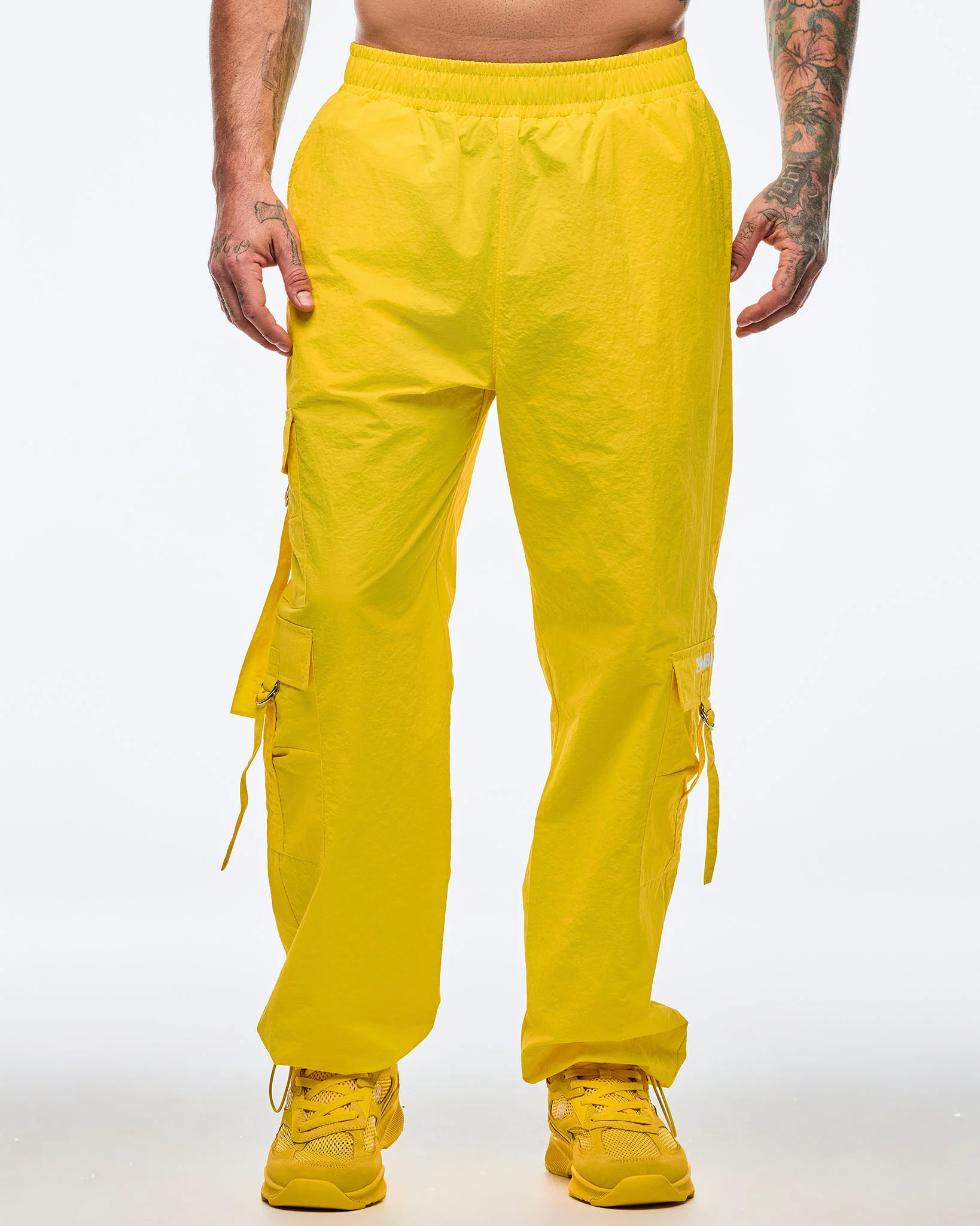 Z1B000687: APRES ZUMBA HIGH RISE CARGO PANTS WITH TASSELS - SUNRAYS